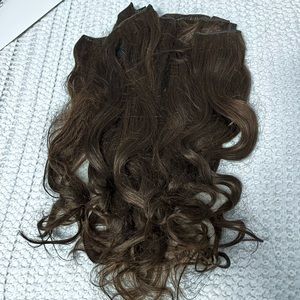 Live n Clip hair extensions. 7 pieces total. 100% Remy human hair. 16”